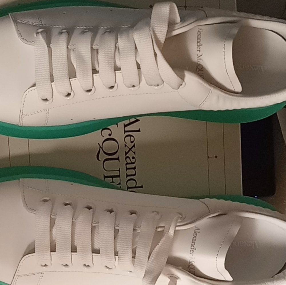 COPY - ALEXANDER MCQUEEN OVERSIZED LARRY SNEAKERS